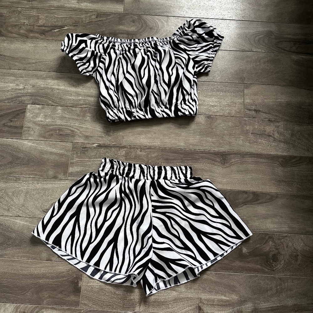Dress for a little girl 3-4 years